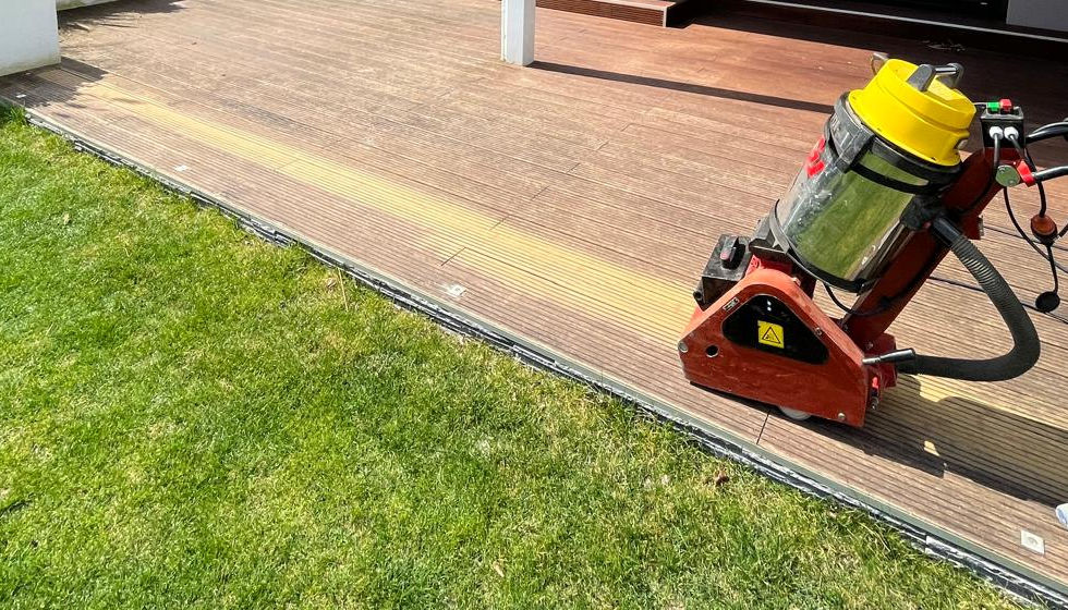 Garten und Landschaftbau mit einem Gerät 