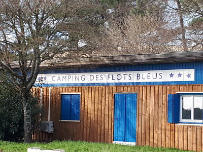 Le camping des flots bleus - Zoom sur l'entrée