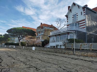Plage Pereire - Bordée par de belles maisons