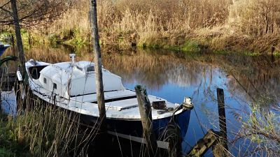 Port de Biganos-Une pinasse