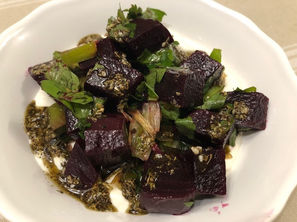 Betterave, poireaux, zaatar et crème de feta