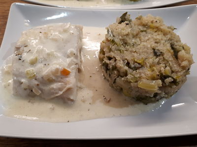 Filet de poisson blanc, quinoa au poireau, sauce rustique au vin blanc