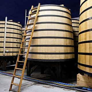 L'apéritif bordelais le Lillet - Les chais de fabrication à Podensac