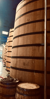 L'apéritif bordelais le Lillet - Les chais de fabrication à Podensac