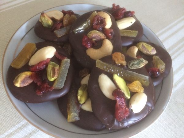 Mes premiers chocolats maison : des mendiants