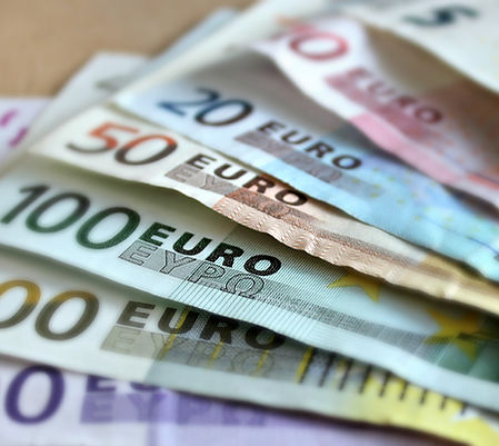 Pile de billets en euros