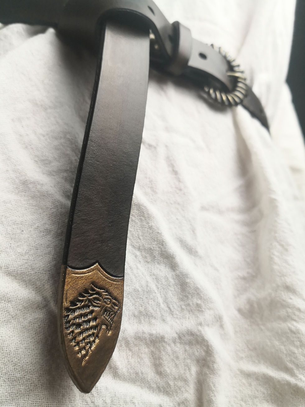 Thumbnail: Arya The Faceless - Needle Leather Scabbard Belt Tip View