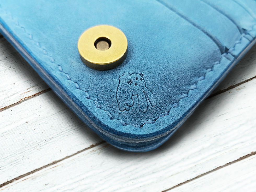 Thumbnail: Alice in Wonderland and the Cheshire Cat Leather Long Wallet Details View