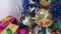 Новогодние игрушки делали вместе с мамой 2