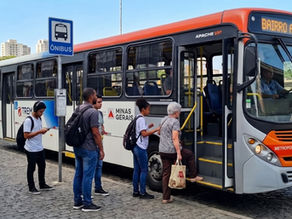 Ponto de ônibus do bairro Arvoredo em Contagem