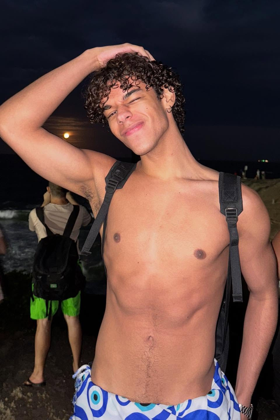 Caio de Quinze Dias nu