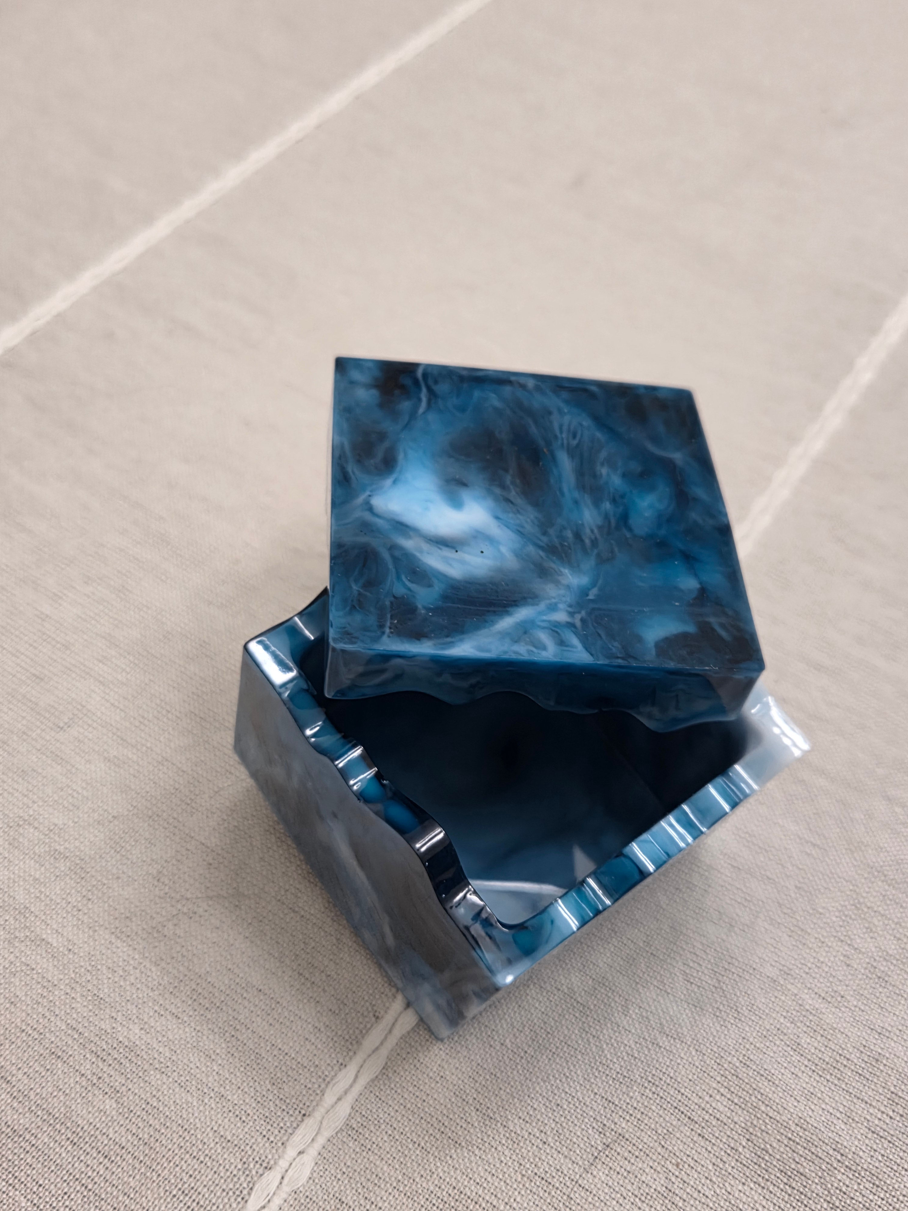 Ocean Blue Swirl Square bowl with lid