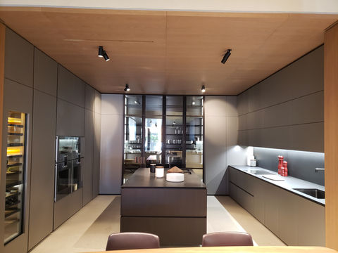 U-shape Kitchen with Island by Poliform
