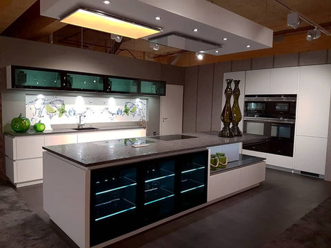 Black and White kitchen with island