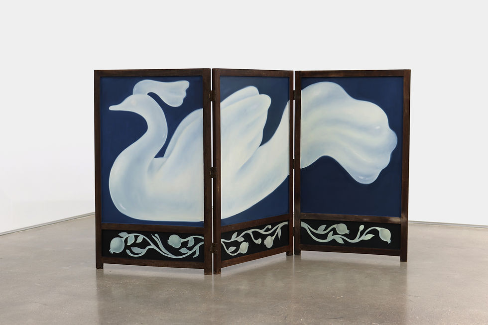 Shuo Hao, Offrande éternelle, 2025, huile sur bois, 113,5 × 207 × 2,5 cm (paravent ouvert). Courtesy de l’artiste et de Derouillon. Photo : Gregory Copitet.