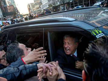 Por sana distancia no pude atender a familiares de desaparecidos: AMLO