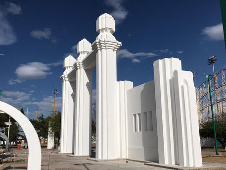 Rescatan columnas del teatro al aire libre de la Unidad Deportiva Nazario Ortiz Garza