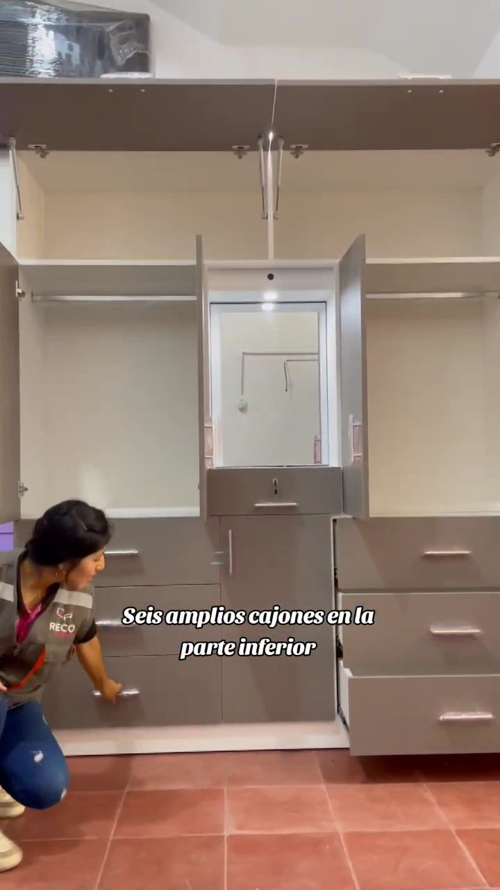 Miniatura: Ropero Familiar