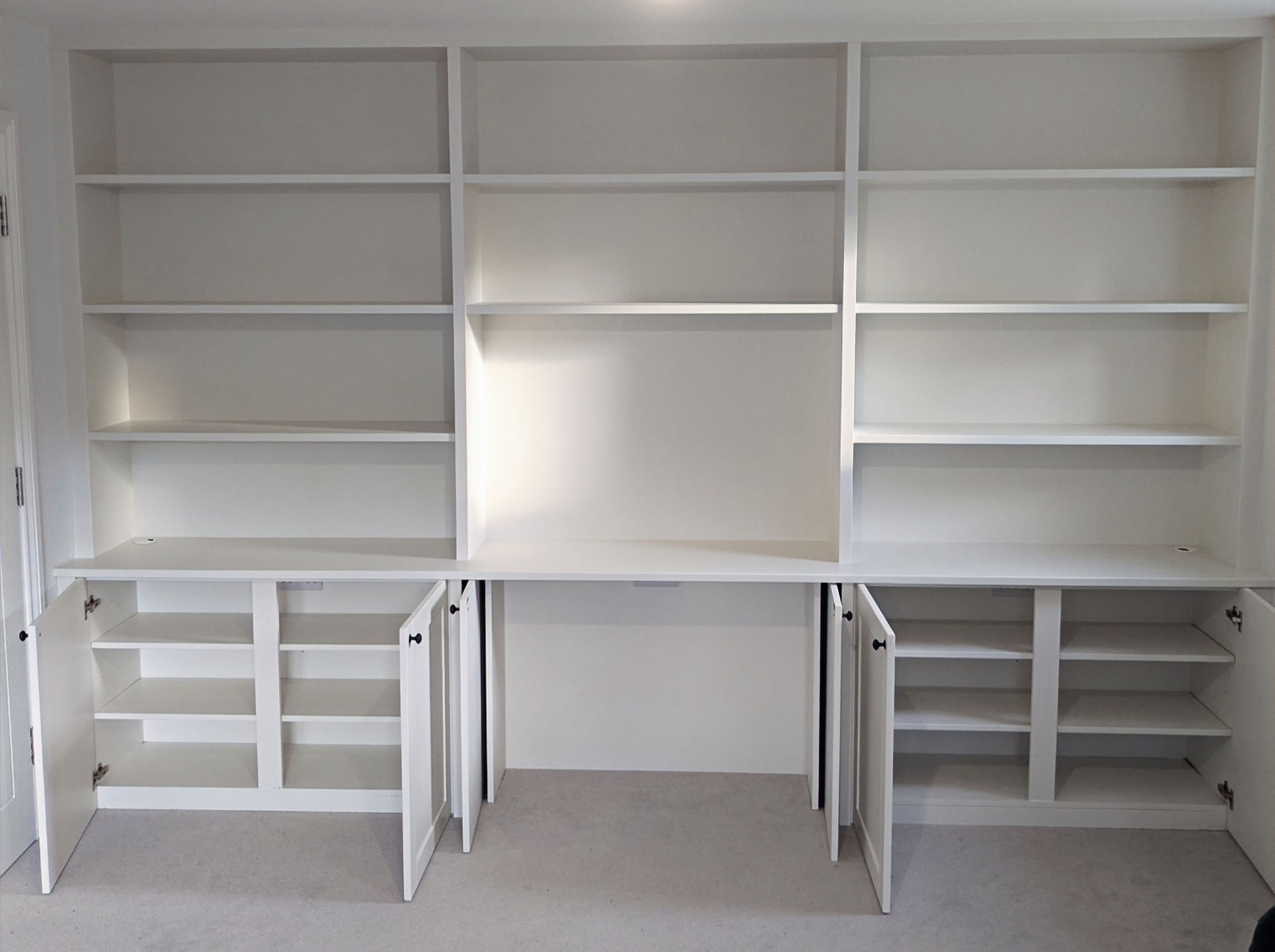 bespoke alcove unit and desk, reigate, Surrey.