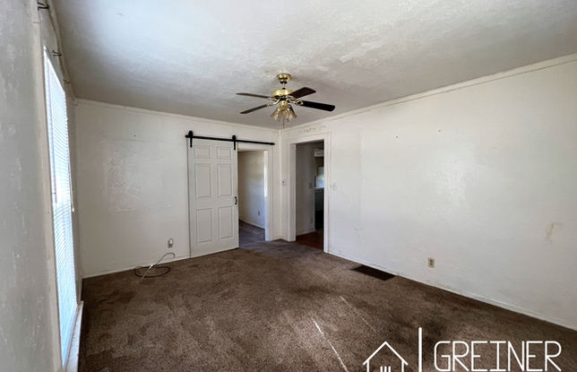 w2-104-LivingRoom (7).jpg