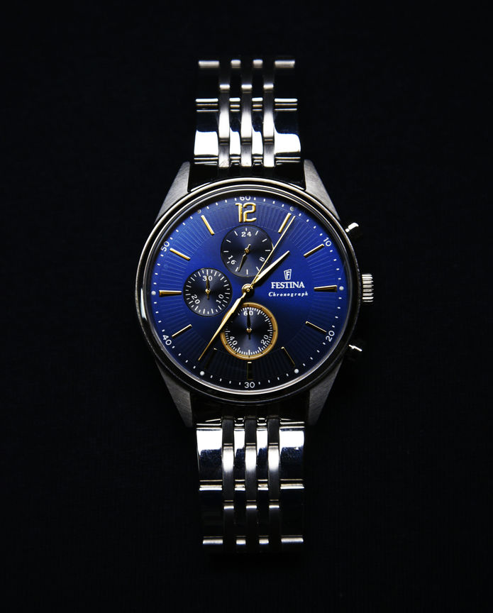 montre retouchée droite.JPG