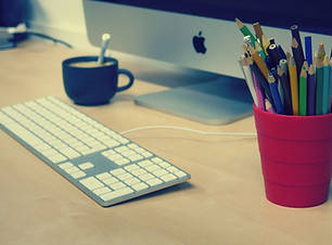 home-office-1207834_1920.jpg