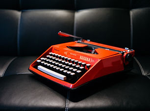 typewriter-1209082_1920.jpg