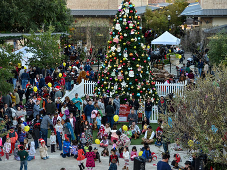 LaCenterra 11 Annual Tree Lighting Celebration