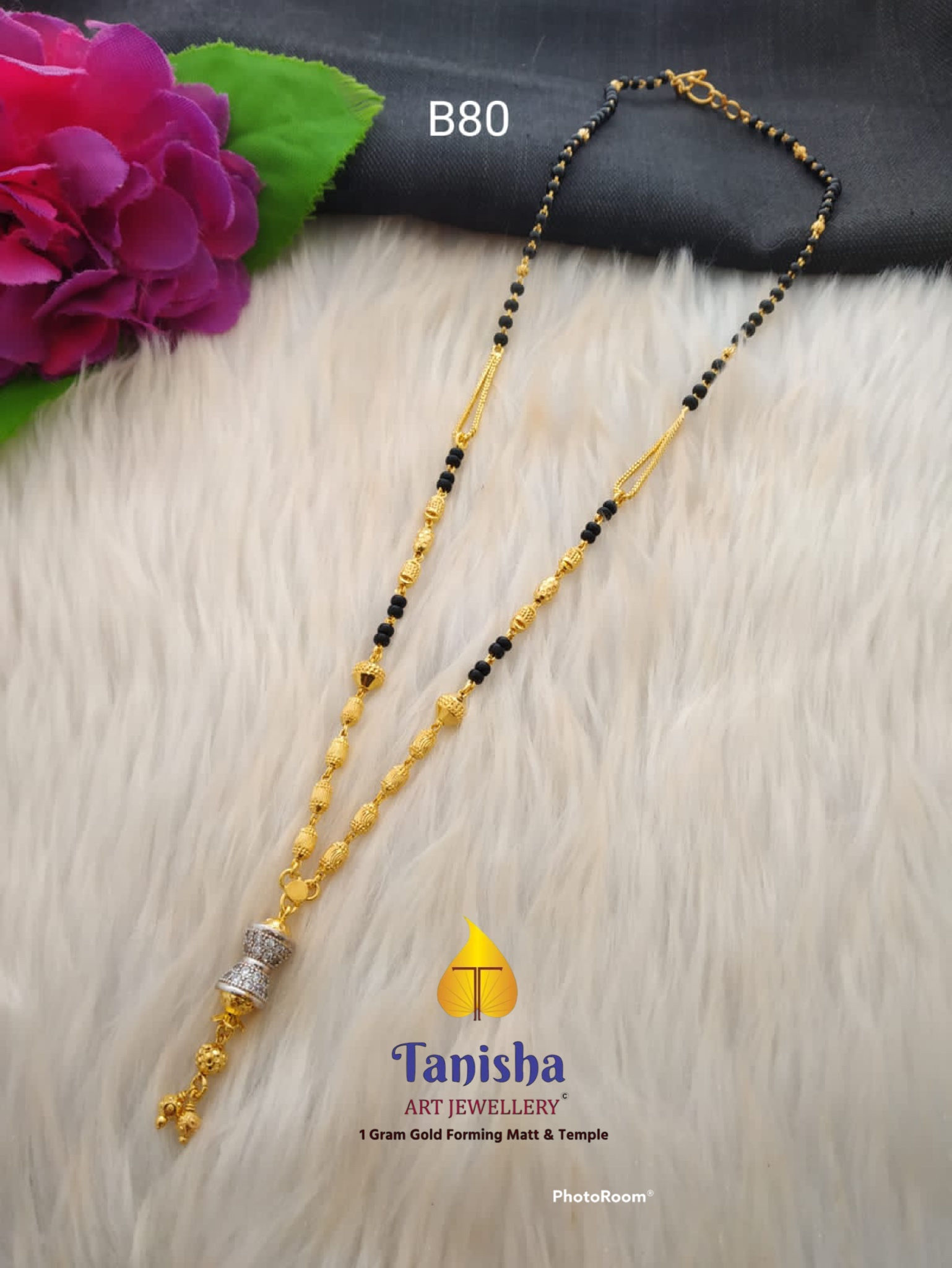 Oval pendant Short Mangalsutra