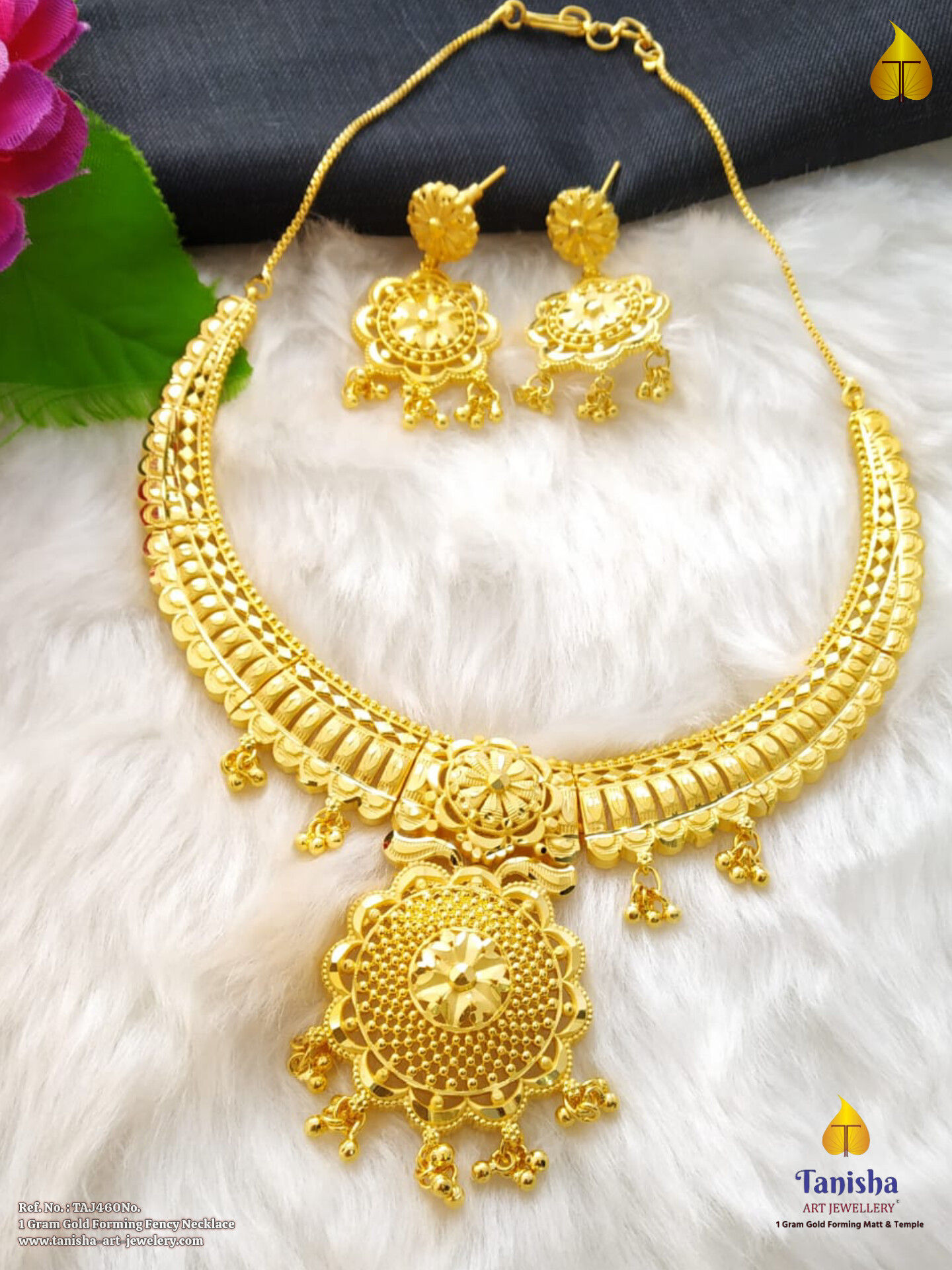 Trending Flower Pattern Necklace