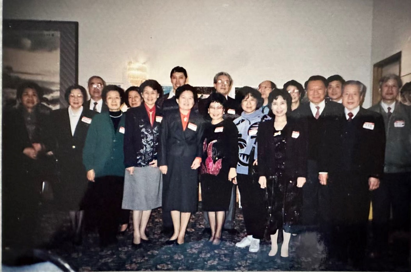 1996年梅平大使在纽约领馆招待纽约南开校友
