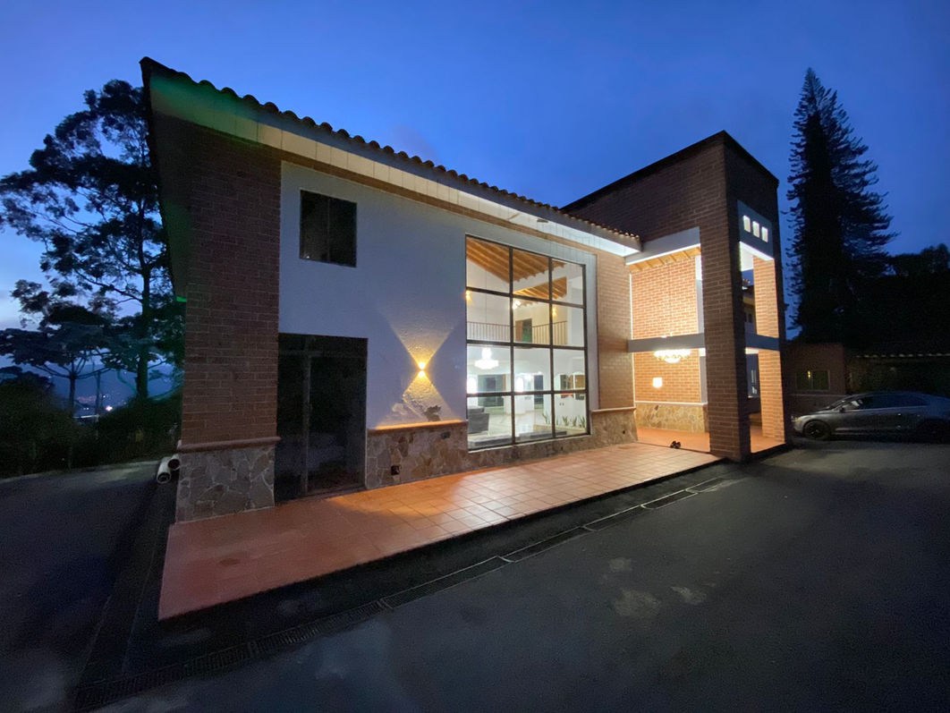 PHOTO-2022-06-15-15-31-43 2.jpg