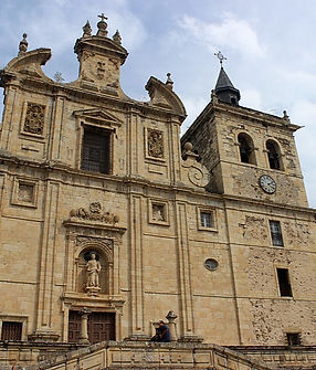 El exterior de la iglesia San Nicolás de Villafranca del Bierzo