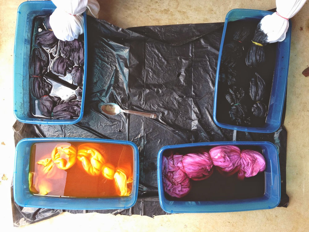 DYEING OF COTTON FABRIC BY USING TIE AND DYE METHOD (Lab Manual)