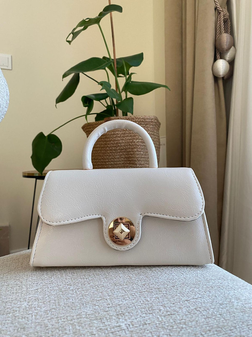 Parlak Rugan Yıldız Detaylı Kadın El ve Omuz Çantası