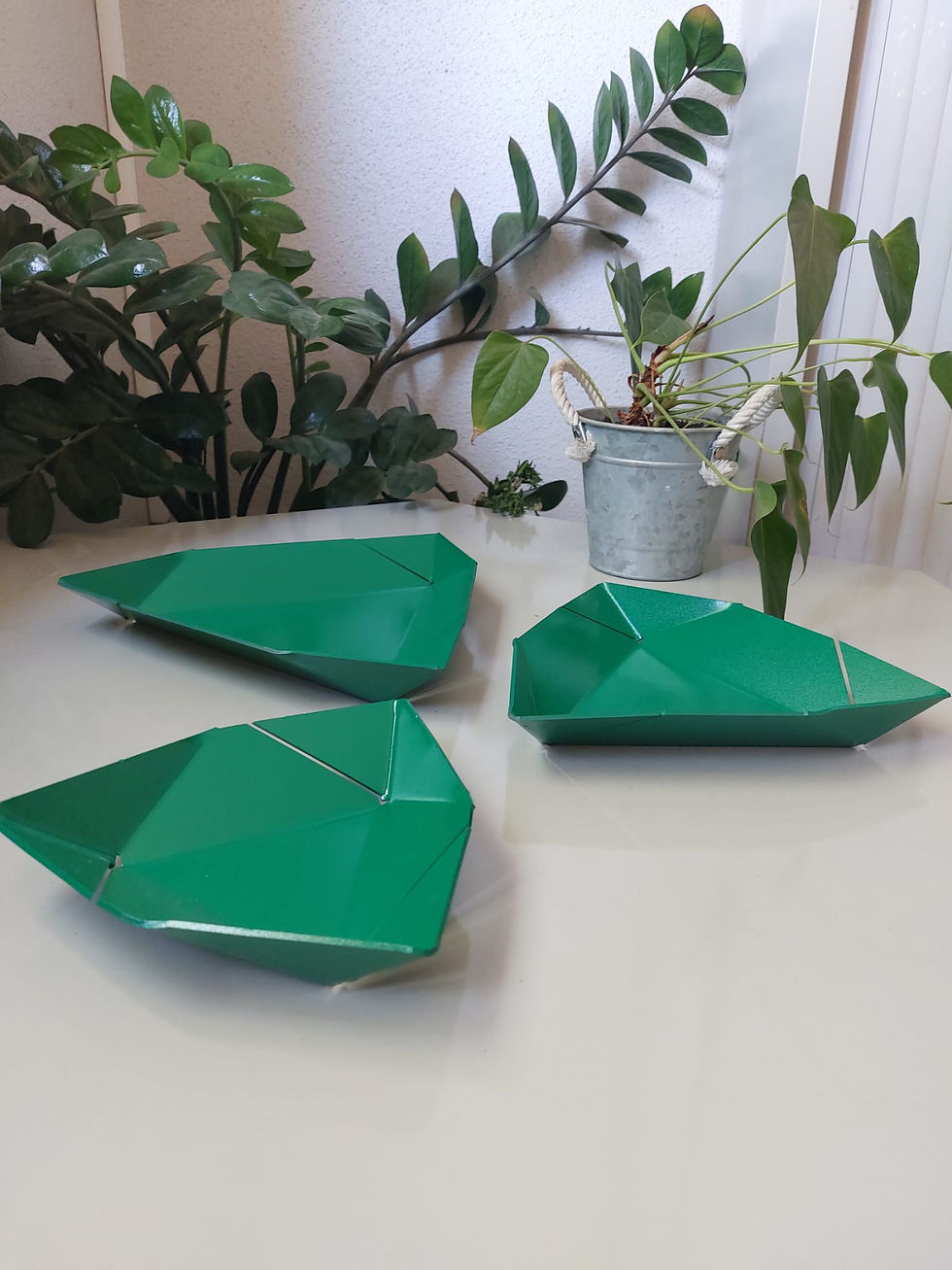 Miniature : ENSEMBLE CORBEILLES ET VIDE POCHE TRIANGULAIRE | Décoration métal | Découpe laser | SE.ME.CO