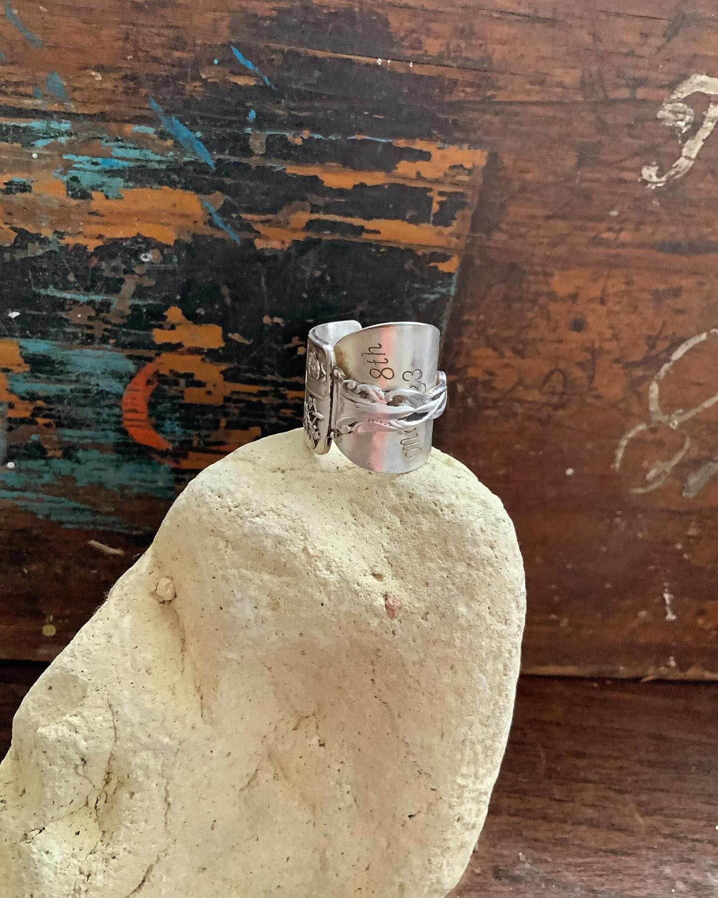 ROYAL VISIT 1983 spoon ring