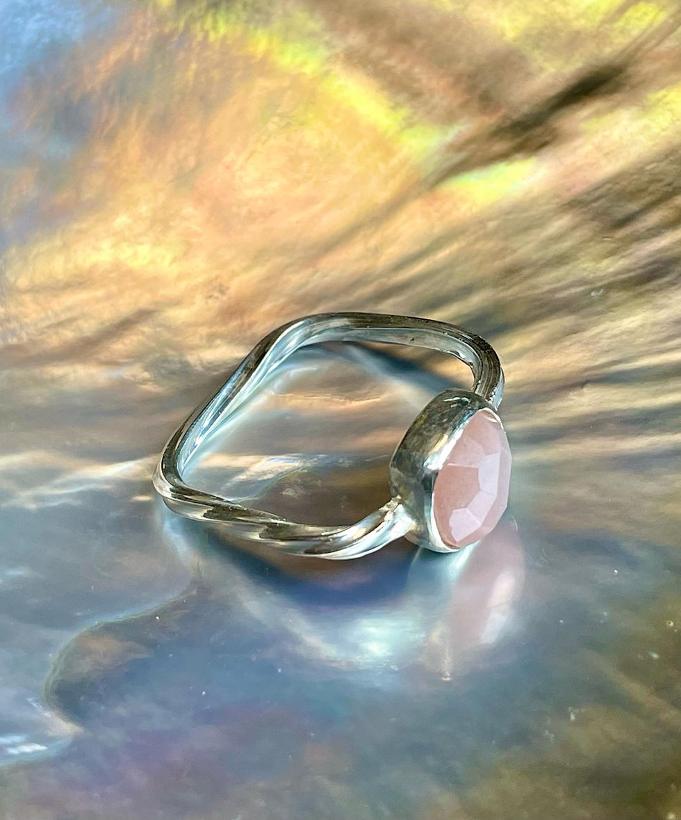 Miniaturebillede: Sølv ring med peach moonstone