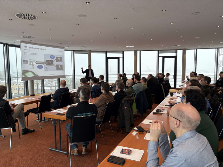 Referent präsentiert Inhalte vor Teilnehmenden beim KSC Experience Day 2026