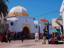 Eco-friendly "City of Light" Rabat launches bicycle cabs