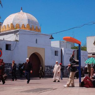 Eco-friendly "City of Light" Rabat launches bicycle cabs