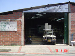 El frente de la bodega