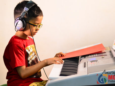 HOW MUSIC MAKES KIDS SMARTER
