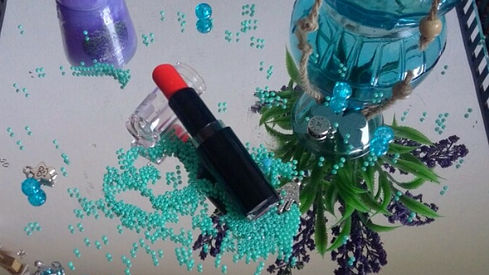 Review ruj Wet'n'Wild nuanta 24 Carrot Gold