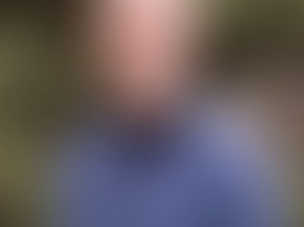 How to Look Comfortable and Confident in Your Professional Headshots