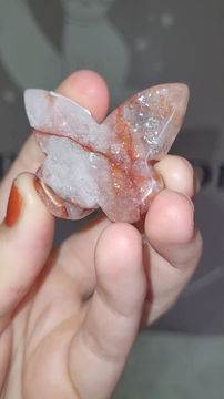 Thumbnail: Hematoïde kwarts (red healer) vlindertje