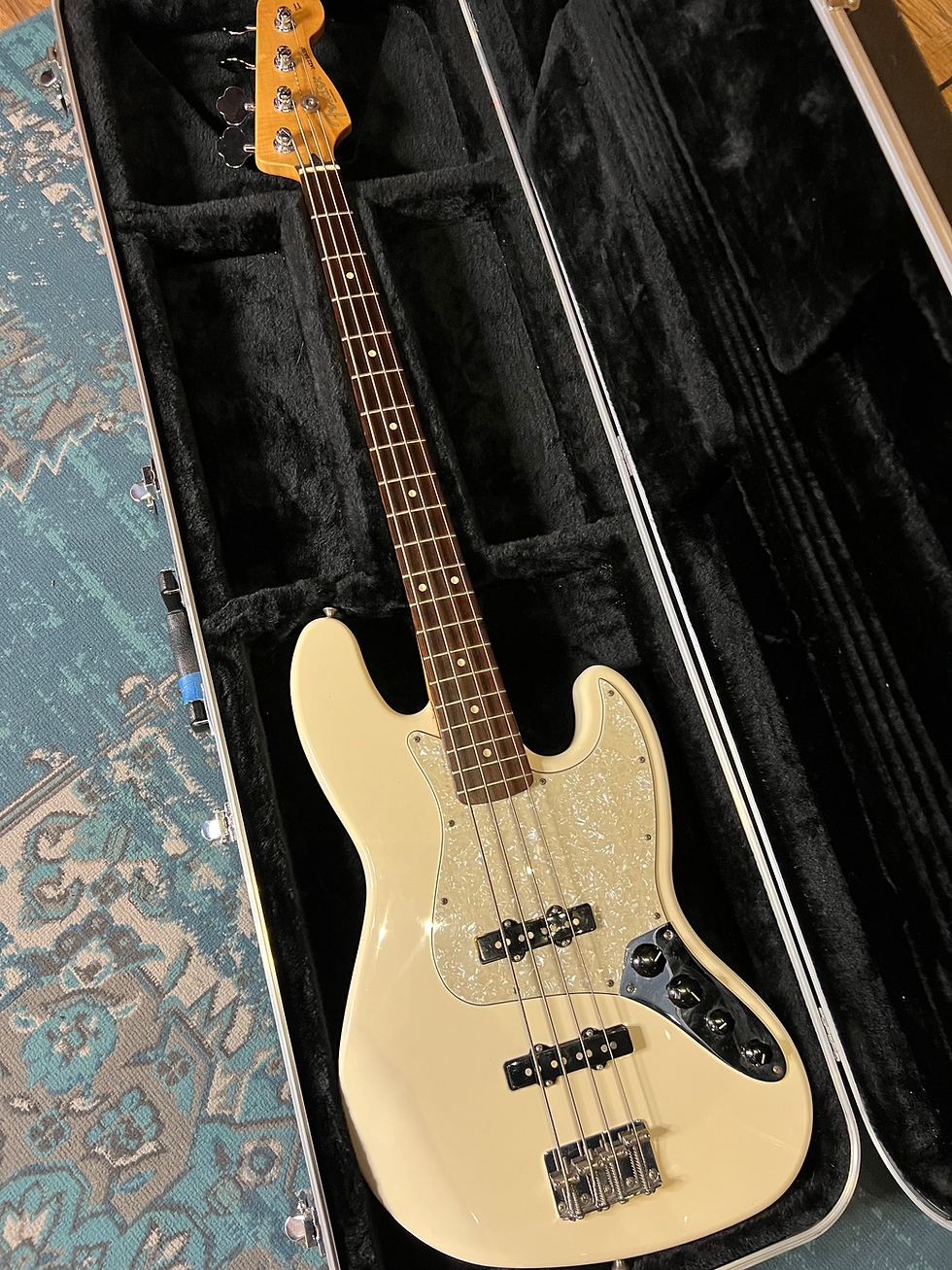 Miniature : FENDER JAZZBASS 4 cordes Deluxe MIM