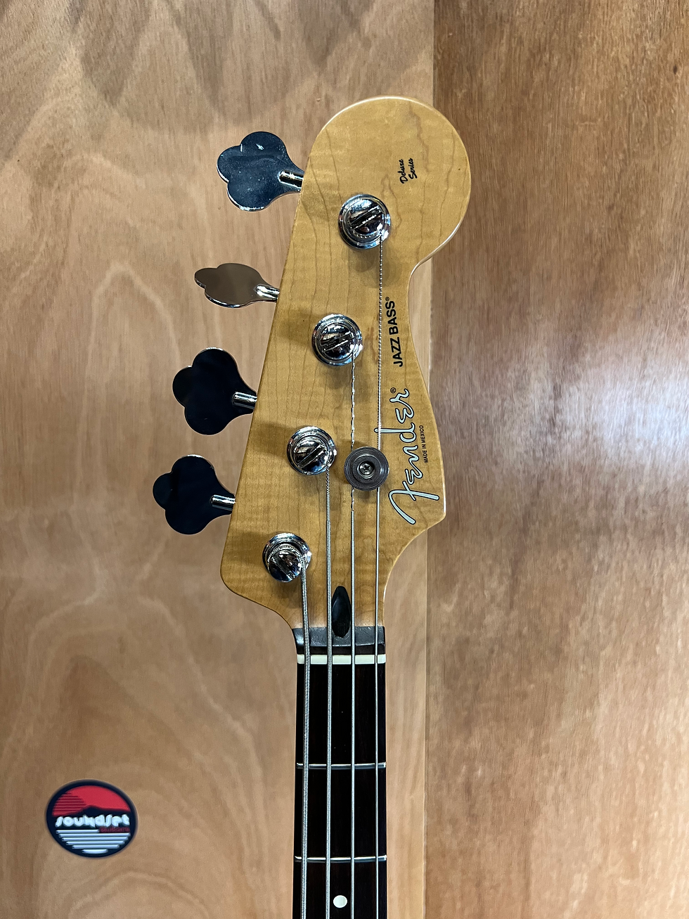 Miniature : FENDER JAZZBASS 4 cordes Deluxe MIM