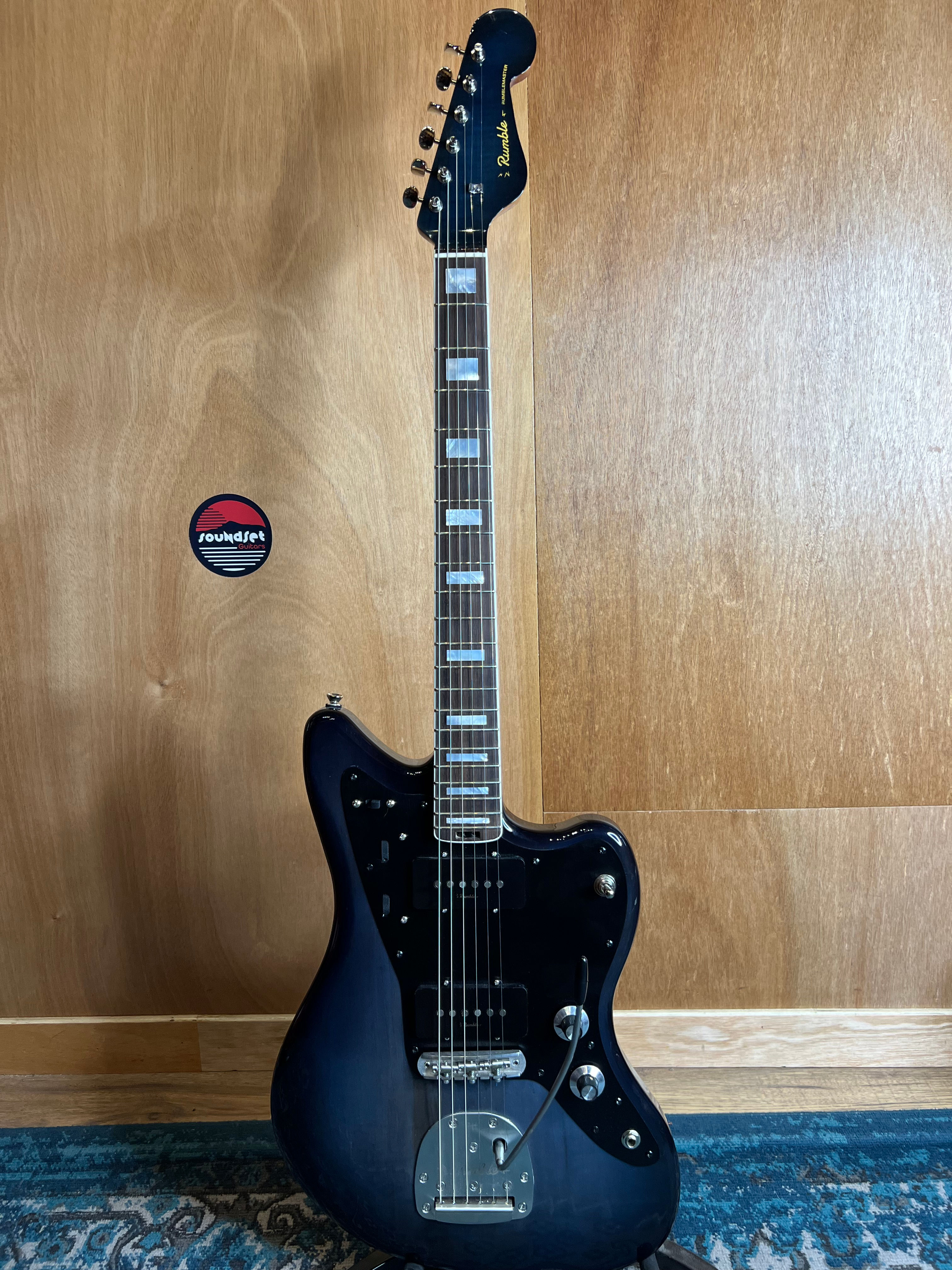 Guitare Rumblemaster Jazzmaster Transparent Blue manche érable flammé