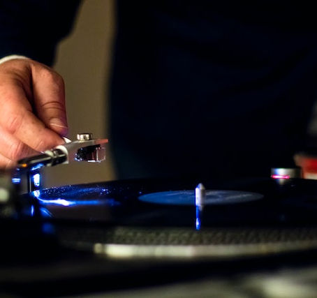 Turntables that fit a standard Vinyl Station